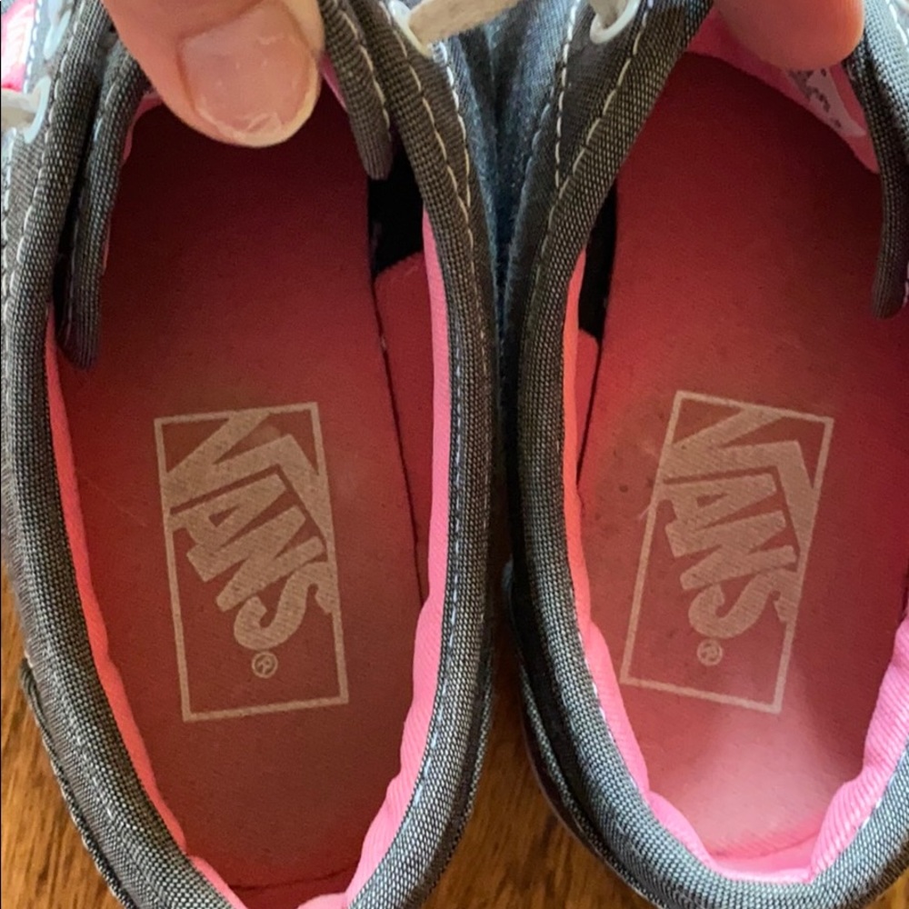 Vans - Picture 6 of 6